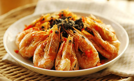 年夜饭带来惊喜的香脆酥茶叶虾
